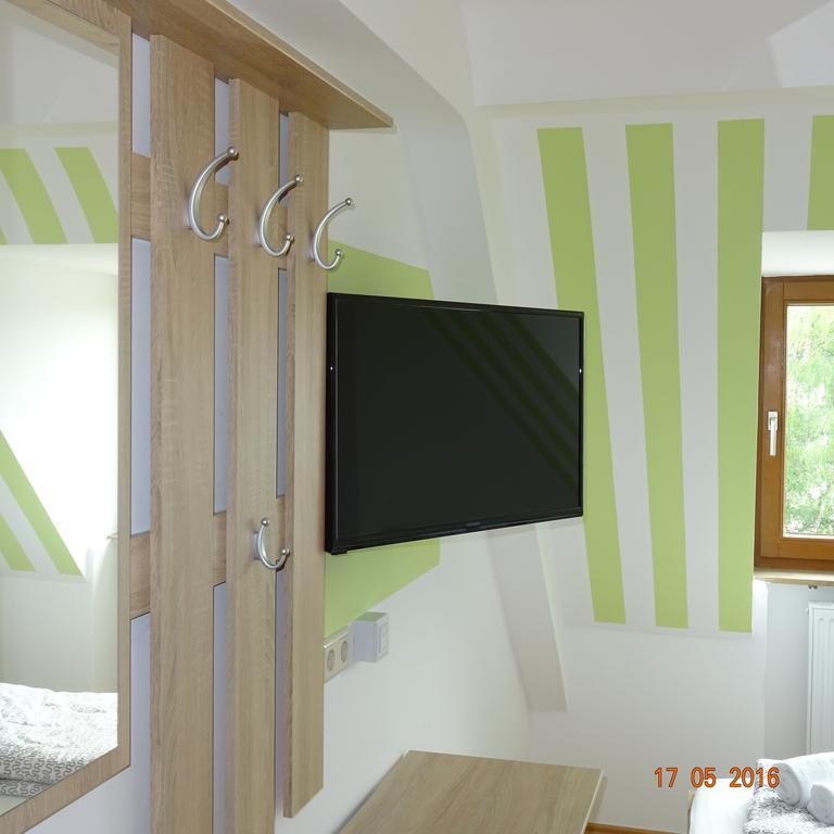 באד קרוצינגן Hotel Einstein מראה חיצוני תמונה